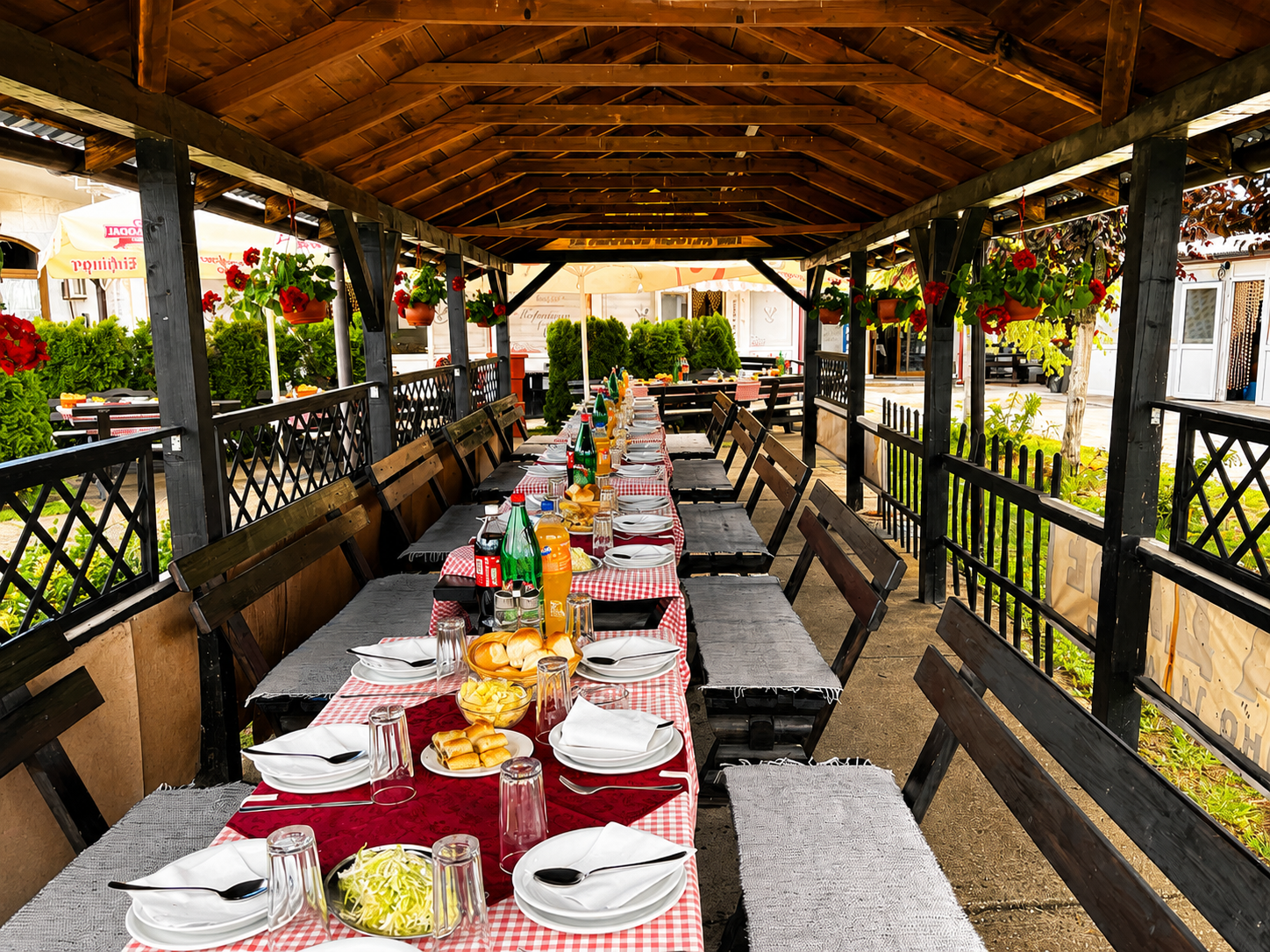 Ručkovi posle sahrane - restoran na groblju Orlovača, Beograd